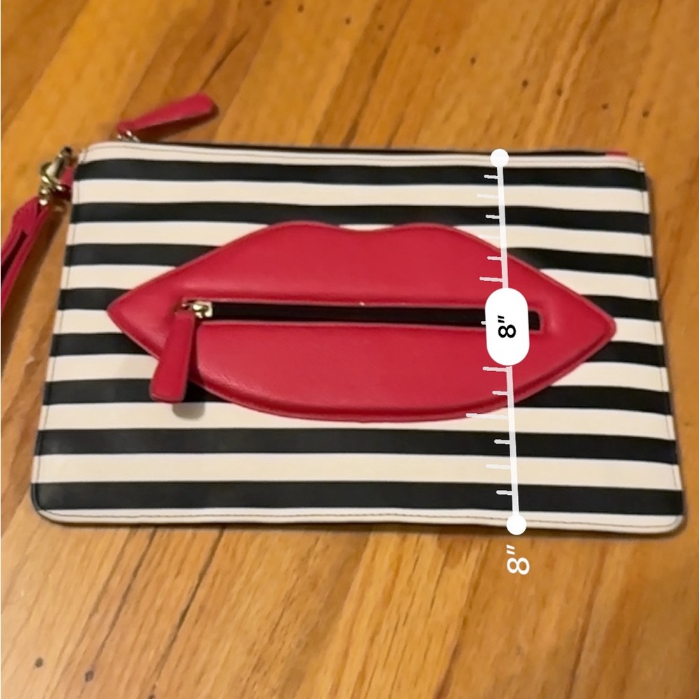 Betsey Johnson lip clutch with wristlet - Picture 6 of 6